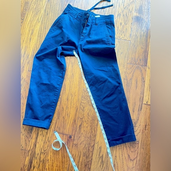 Vince Women's Cropped Black Pants. Size 2. - Picture 4 of 5